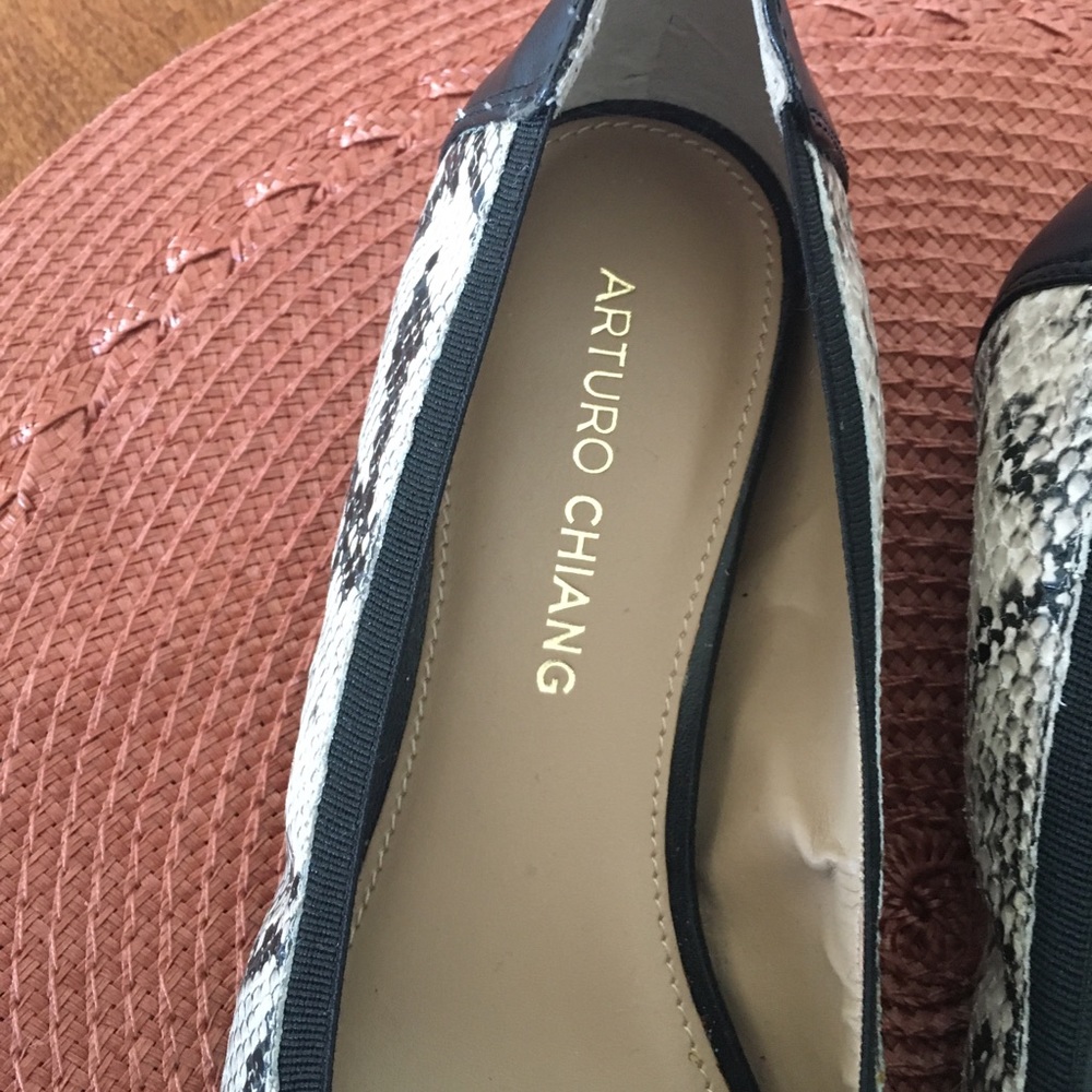 Animal print opened toed flats - Picture 5 of 8
